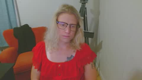 Snapshot of tyyyler93 chatting on October 4, 2:42 am TylerAlternative online show from October 4, 2:42 am