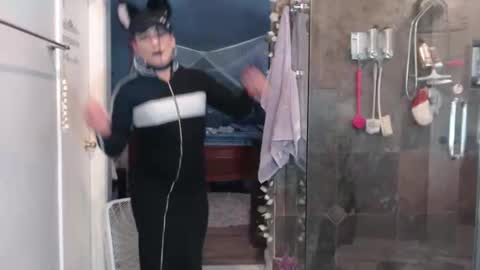 Azelia B online show from January 13, 4:45 pm