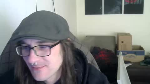 Snapshot of ucloudd chatting on April 25, 8:17 am ucloudd online show from April 25, 8:17 am