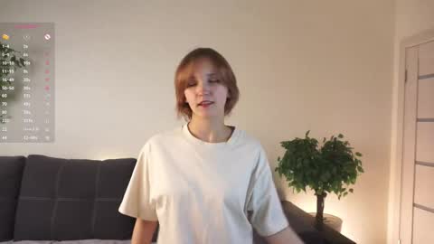 Snapshot of udelaborom chatting on December 5, 7:10 pm Lili online show from December 5, 7:10 pm