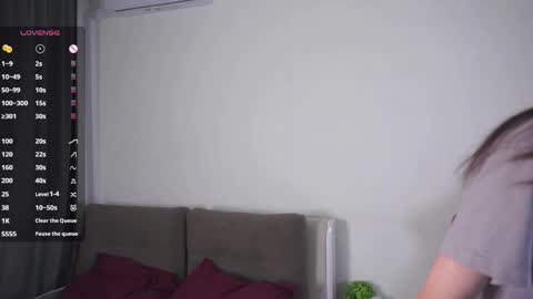 Lili online show from May 17, 6:26 pm