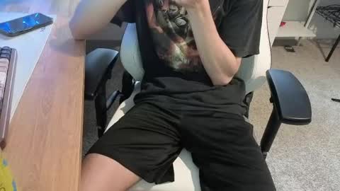 Snapshot of ufjsvskcn chatting on May 5, 12:57 pm Love Lain online show from May 5, 12:57 pm