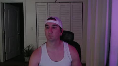 Snapshot of uglyduck3532 chatting on November 9, 4:00 am uglyduck3532 online show from November 9, 4:00 am