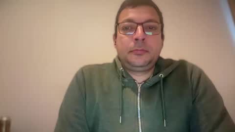 Snapshot of ukhalid82 chatting on December 3, 3:32 pm ukhalid82 online show from December 3, 3:32 pm