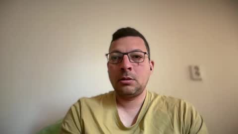 Snapshot of ukhalid82 chatting on April 18, 11:47 am ukhalid82 online show from April 18, 11:47 am