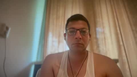Snapshot of ukhalid82 chatting on July 5, 11:28 am ukhalid82 online show from July 5, 11:28 am