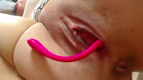 Snapshot of ukk_bit chatting on June 22, 6:38 pm Megan online show from June 22, 6:38 pm