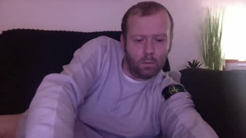 Snapshot of ukmatty3 chatting on February 1, 1:02 am ukmatty3 online show from February 1, 1:02 am