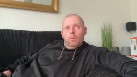 ukmatty3 online show from April 26, 5:32 pm