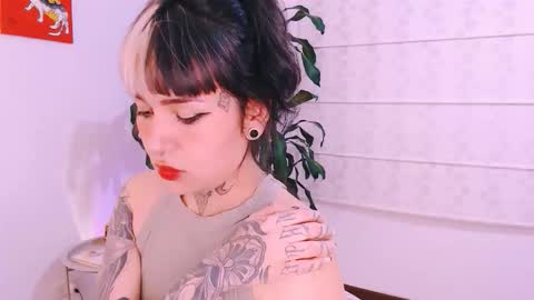 Snapshot of ulala_martina chatting on October 29, 1:19 am Martina online show from October 29, 1:19 am