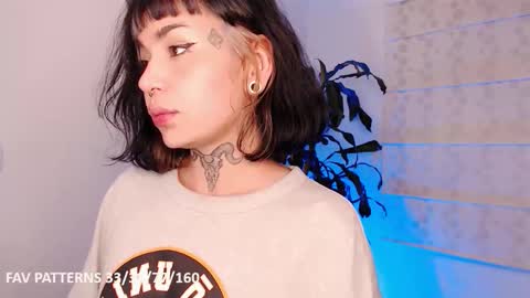 Snapshot of ulala_martina chatting on November 28, 2:25 am Martina online show from November 28, 2:25 am