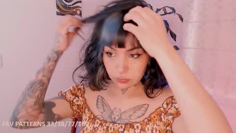 Snapshot of ulala_martina chatting on December 14, 8:13 pm Martina online show from December 14, 8:13 pm