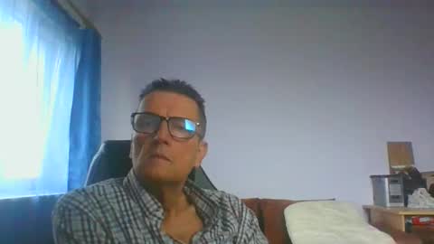 ulmeni4 online show from November 11, 6:46 am