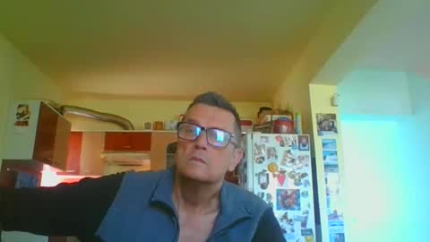 ulmeni4 online show from April 10, 7:57 am
