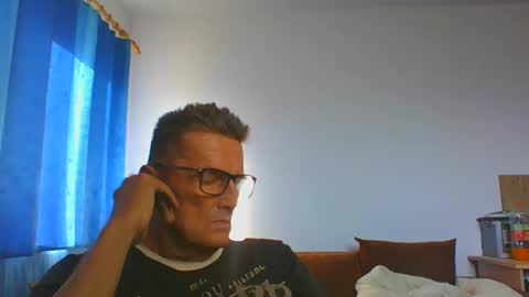 Snapshot of ulmeni4 chatting on May 28, 3:31 pm ulmeni4 online show from May 28, 3:31 pm