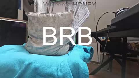 Mr.  Mrs. Smith online show from October 24, 10:55 am