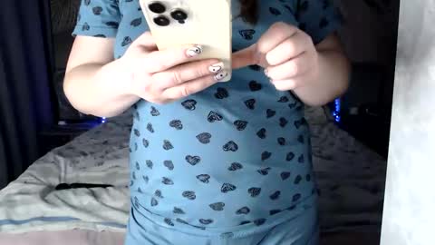 Snapshot of ulystar chatting on February 22, 8:24 am Ulyana online show from February 22, 8:24 am