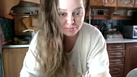 Snapshot of ulystar chatting on March 8, 6:28 am Ulyana online show from March 8, 6:28 am