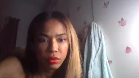 Snapshot of umdonutxx chatting on June 14, 7:27 pm umdonutxx online show from June 14, 7:27 pm