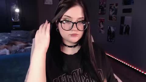 Julia online show from December 4, 2:53 am