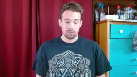 Snapshot of umphreak42 chatting on November 14, 5:33 pm Andrew online show from November 14, 5:33 pm