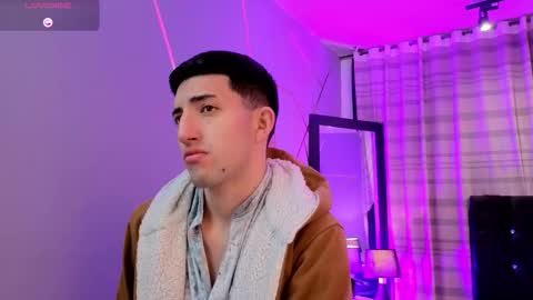 un_sluttyy online show from December 16, 11:37 am