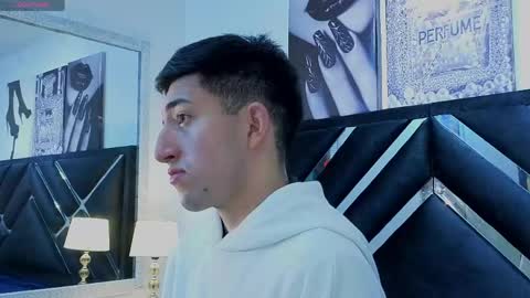 un_sluttyy online show from April 28, 11:26 am