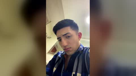 un_sluttyy online show from May 10, 11:37 am