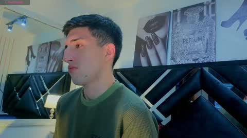un_sluttyy online show from May 20, 11:38 am