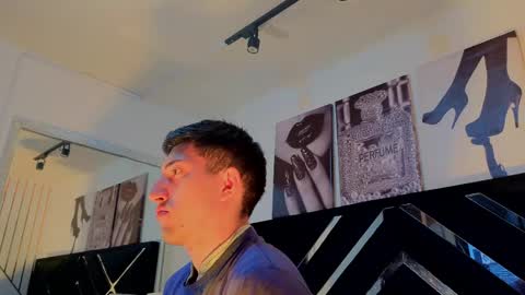un_sluttyy online show from May 22, 11:49 am