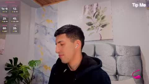 un_sluttyy online show from August 1, 11:42 am