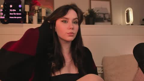 Snapshot of una_medisson chatting on May 15, 10:11 am Una online show from May 15, 10:11 am