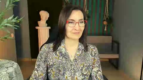 UnaTera online show from November 11, 9:20 am