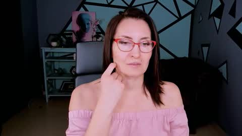 Snapshot of unatera chatting on February 1, 9:08 am UnaTera online show from February 1, 9:08 am