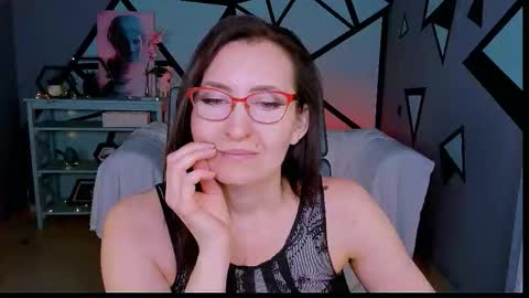 Snapshot of unatera chatting on February 9, 9:13 am UnaTera online show from February 9, 9:13 am