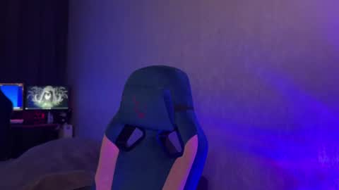 unaxyling online show from March 18, 8:17 am