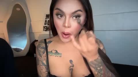 Snapshot of unbotheredprincess chatting on March 21, 8:12 pm Lady tan online show from March 21, 8:12 pm