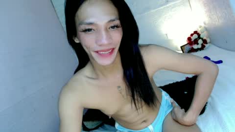 Snapshot of uncut_queen chatting on June 14, 2:20 am LOVELY JANE online show from June 14, 2:20 am
