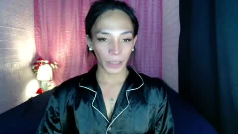 Snapshot of uncut_queen chatting on July 15, 2:28 am LOVELY JANE online show from July 15, 2:28 am