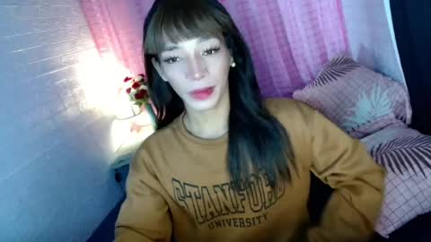 Snapshot of uncut_queen chatting on July 27, 12:28 am LOVELY JANE online show from July 27, 12:28 am