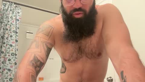 Snapshot of uncutbeard129840 chatting on November 1, 4:09 pm uncutbeard129840 online show from November 1, 4:09 pm