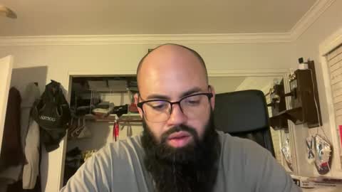 Snapshot of uncutbeard129840 chatting on November 13, 1:48 am uncutbeard129840 online show from November 13, 1:48 am