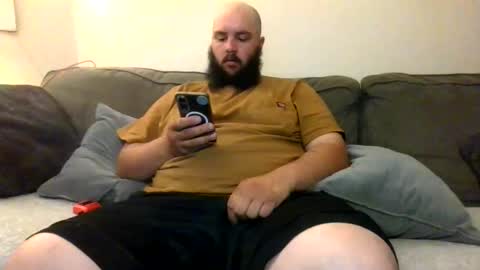 Snapshot of uncutbluecollarcock chatting on April 11, 8:40 am Uncut Rod online show from April 11, 8:40 am