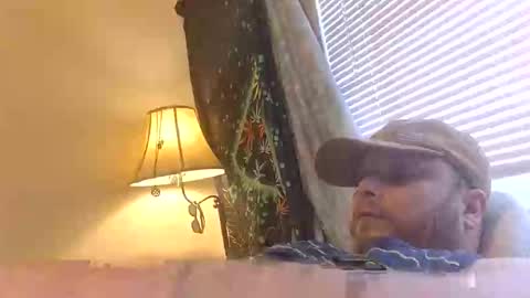 Snapshot of uncutbro420 chatting on March 23, 3:16 pm Uncut Bro online show from March 23, 3:16 pm