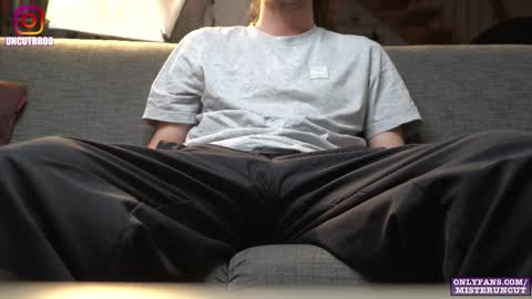 Mister Uncut online show from October 26, 9:53 pm