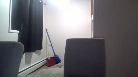 Snapshot of uncutstud18 chatting on November 30, 9:24 am UncutStud online show from November 30, 9:24 am