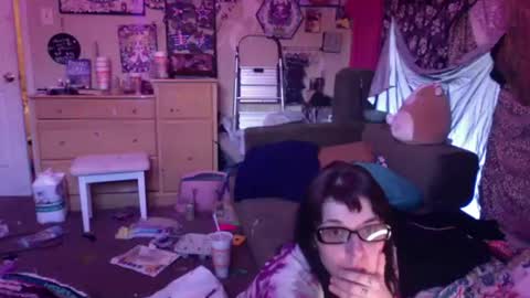 Snapshot of unemployedstripper chatting on July 28, 5:23 pm unemployedstripper online show from July 28, 5:23 pm