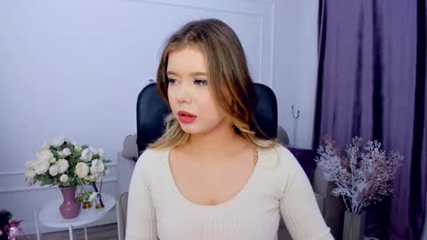 Snapshot of unforgettablalice chatting on January 12, 7:53 pm Alice online show from January 12, 7:53 pm