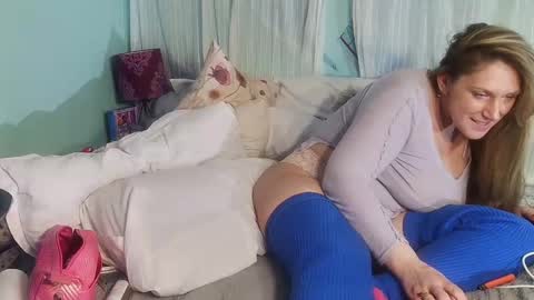 Snapshot of unforgettable138 chatting on January 24, 9:06 am Unforgettable138- Thankful to be Thankful Thanksgiving Broadcast Tonight xo online show from January 24, 9:06 am