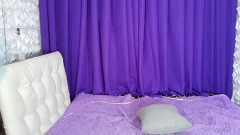 Snapshot of unforgettable_ava chatting on June 18, 9:14 am Rhian online show from June 18, 9:14 am